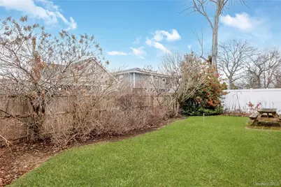139 N Cedar Street, Massapequa, NY 11758 - Photo 18