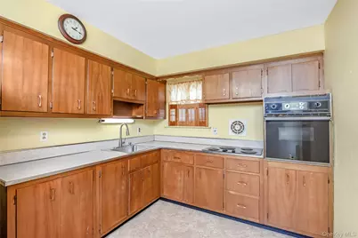 139 N Cedar Street, Massapequa, NY 11758 - Photo 10