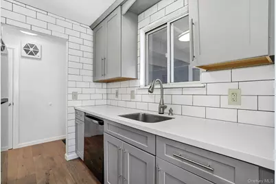 500 Commons Way #E, Fishkill, NY 12524 - Photo 12