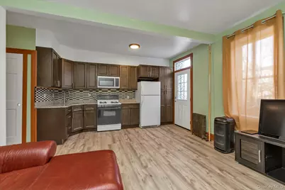 21 Charlotte Street, Ridgewood, NY 11385 - Photo 4