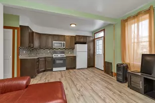 21 Charlotte St, Ridgewood, NY 11385 - Photo 4