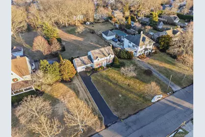 239 Greene Avenue, Sayville, NY 11782 - Photo 12