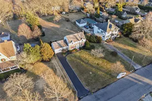 239 Greene Ave, Sayville, NY 11782 - Photo 12