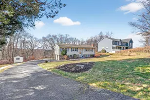 34 Lindy Dr, Carmel, NY 10512 - Photo 2