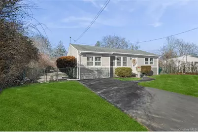 31 21st Avenue, Bay Shore, NY 11706 - Photo 4