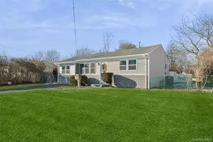 31 21st Ave, Bay Shore, NY 11706 - Photo 2