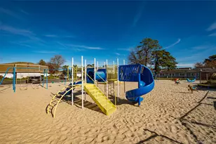 213 Storm Dr, Holtsville, NY 11742 - Photo 20