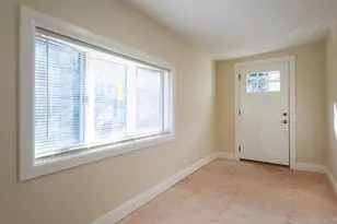 46 Continental Pl, Glen Cove, NY 11542 - Photo 4