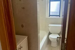 2186 Cruger Ave, Bronx, NY 10462 - Photo 10