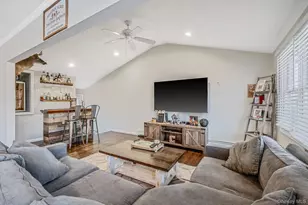 792 Frankford Rd, West Babylon, NY 11704 - Photo 6