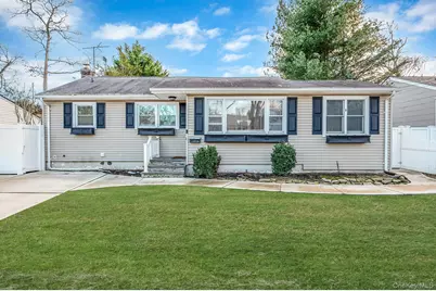 792 Frankford Road, West Babylon, NY 11704 - Photo 1