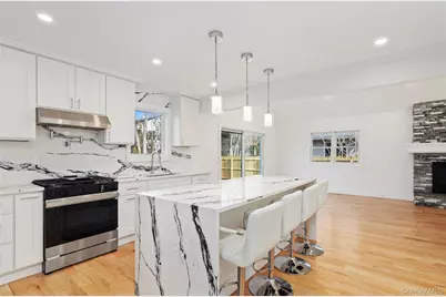 1 Lynnwood Court, Hampton Bays, NY 11946 - Photo 4