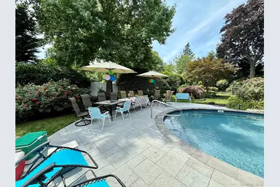 946 Manor Lane, Bay Shore, NY 11706 - Photo 40