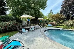 946 Manor Ln, Bay Shore, NY 11706 - Photo 40