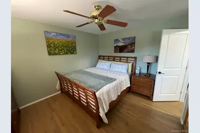 946 Manor Lane, Bay Shore, NY 11706 - Photo 14