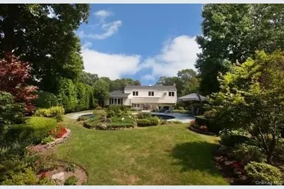 946 Manor Lane, Bay Shore, NY 11706 - Photo 2