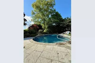 946 Manor Lane, Bay Shore, NY 11706 - Photo 38