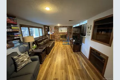 946 Manor Lane, Bay Shore, NY 11706 - Photo 20