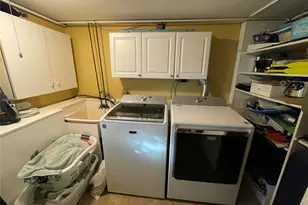 946 Manor Ln, Bay Shore, NY 11706 - Photo 26