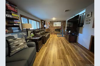 946 Manor Lane, Bay Shore, NY 11706 - Photo 22