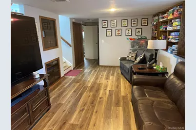 946 Manor Lane, Bay Shore, NY 11706 - Photo 24