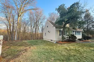 70 Buchanan St, Pearl River, NY 10965 - Photo 4