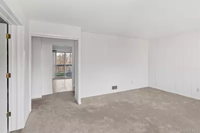 70 Buchanan Street, Pearl River, NY 10965 - Photo 10