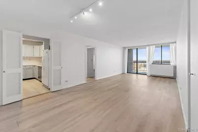 2 Bay Club Drive #12Z2, Bayside, NY 11360 - Photo 4