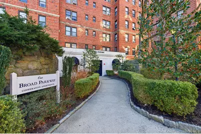 1 Broad Parkway #3M, White Plains, NY 10601 - Photo 1