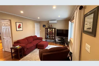 493 Kell Place, Seaford, NY 11783 - Photo 12