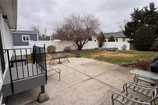 493 Kell Pl, Seaford, NY 11783 - Photo 32