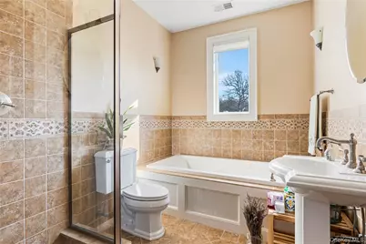 3172 Sound Avenue, Riverhead, NY 11901 - Photo 28