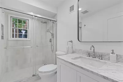 17 Entrance Road, East Hills, NY 11577 - Photo 20