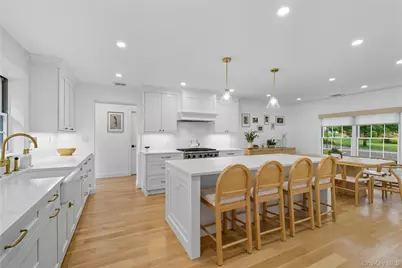 17 Entrance Road, East Hills, NY 11577 - Photo 12