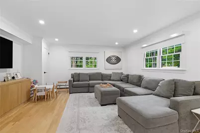 17 Entrance Road, East Hills, NY 11577 - Photo 18