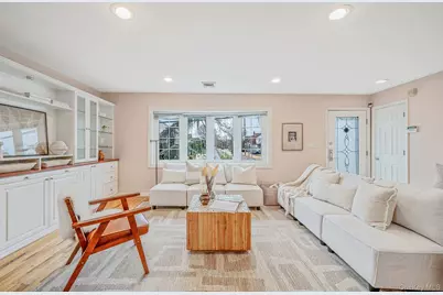 137 Charles Street, Lynbrook, NY 11563 - Photo 6