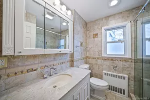 137 Charles St, Lynbrook, NY 11563 - Photo 14