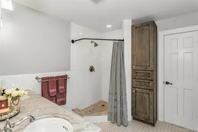 14 Hawthorne Street, Lynbrook, NY 11563 - Photo 18