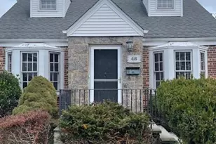 48 Winthrop St, New Hyde Park, NY 11040 - Photo 2