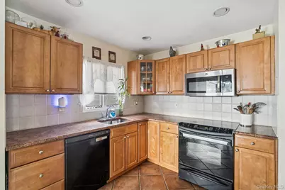 29 Lexington Avenue, West Babylon, NY 11704 - Photo 4