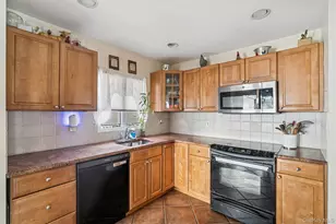 29 Lexington Ave, West Babylon, NY 11704 - Photo 4