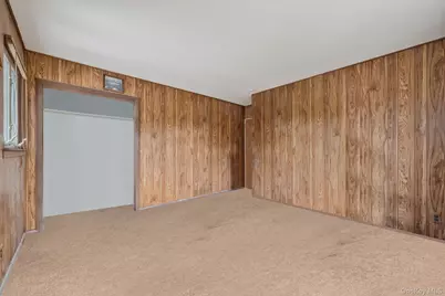 86 Silber Avenue, Bethpage, NY 11714 - Photo 12