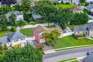 86 Silber Ave, Bethpage, NY 11714 - Photo 36