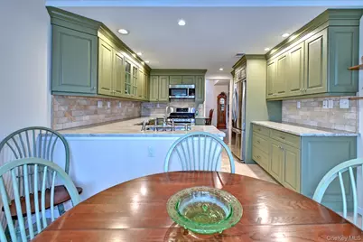 10 Oakdale Court, Ridge, NY 11961 - Photo 12