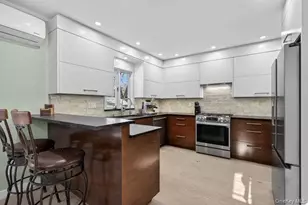 22 Bay Beach Ave, Bayville, NY 11709 - Photo 12