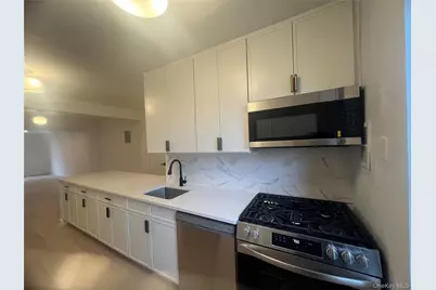445 W 240th Street #2F, Bronx, NY 10463 - Photo 2