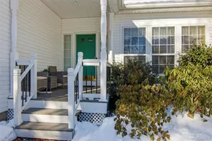 5 Wood Hollow Dr, Westhampton, NY 11977 - Photo 2