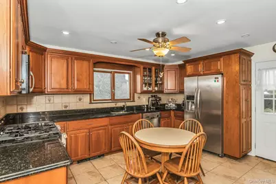 26 Bayview Avenue, Massapequa, NY 11758 - Photo 10