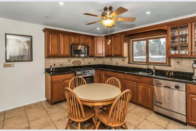 26 Bayview Avenue, Massapequa, NY 11758 - Photo 12