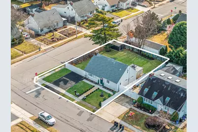 616 Kenmore Avenue, Copiague, NY 11726 - Photo 16